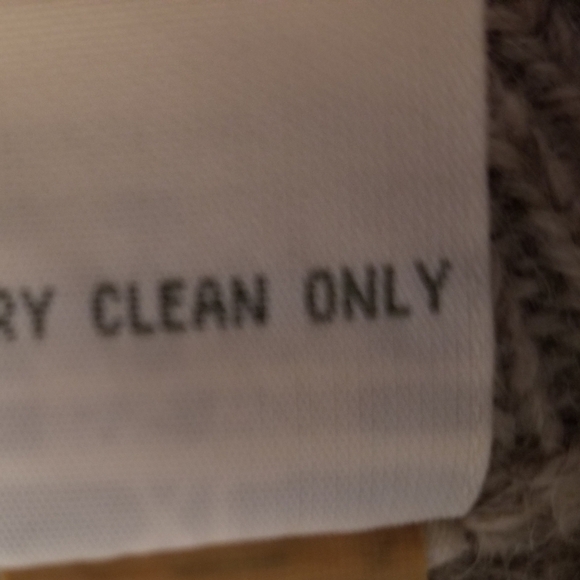 Orvis Men's Beige Sweater with Suede Accents On Pockets And Elbows. Size XL - Picture 6 of 6